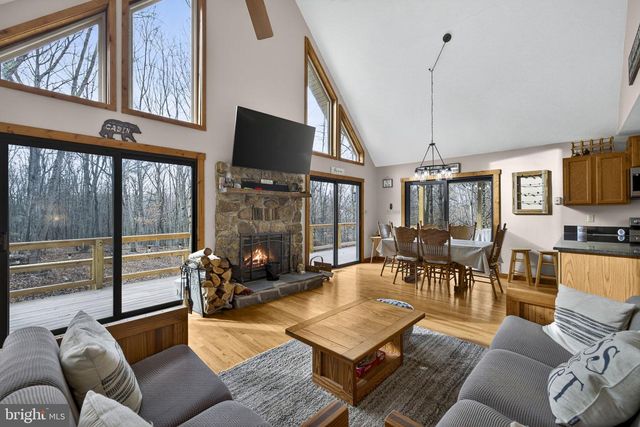 2368 CROSSINGS VIEW RD, Paw Paw, WV 25434