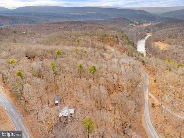 2368 CROSSINGS VIEW RD, Paw Paw, WV 25434