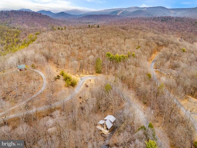 2368 CROSSINGS VIEW RD, Paw Paw, WV 25434