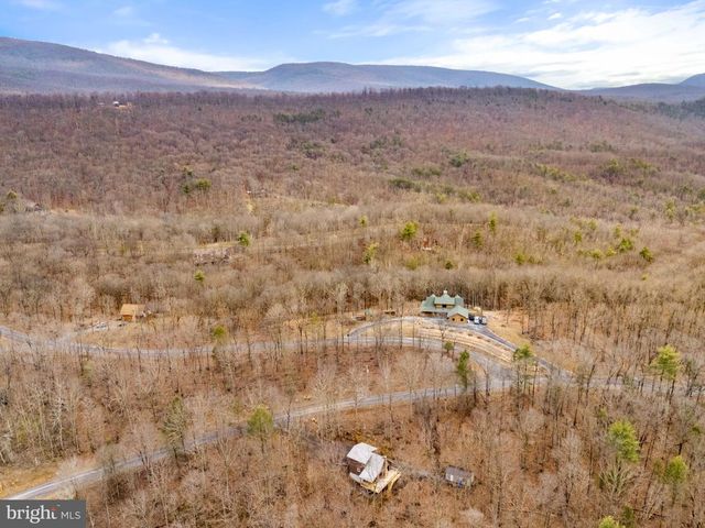 2368 CROSSINGS VIEW RD, Paw Paw, WV 25434