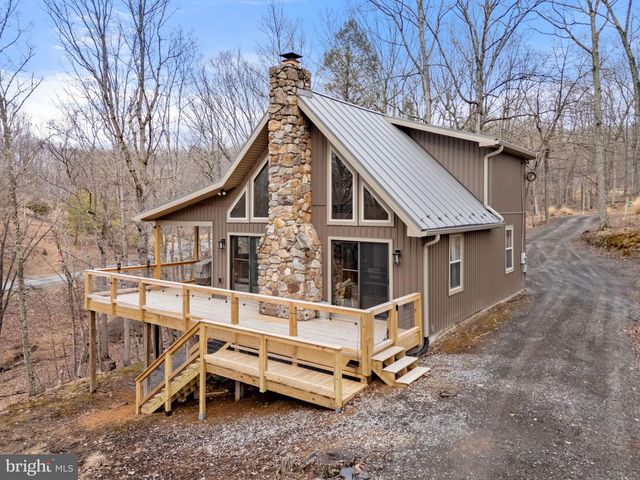 2368 CROSSINGS VIEW RD, Paw Paw, WV 25434