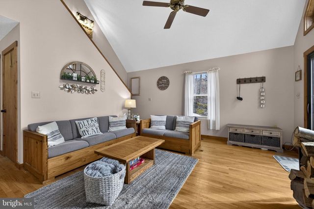 2368 CROSSINGS VIEW RD, Paw Paw, WV 25434