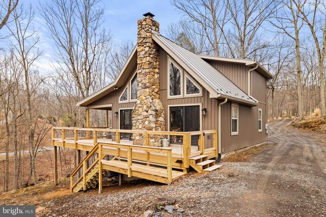 2368 CROSSINGS VIEW RD, Paw Paw, WV 25434