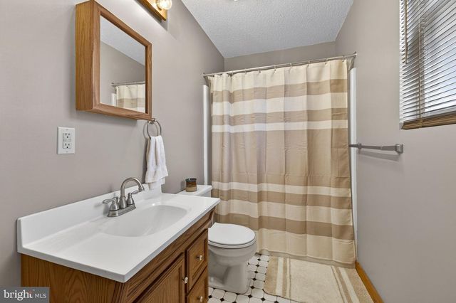 2368 CROSSINGS VIEW RD, Paw Paw, WV 25434