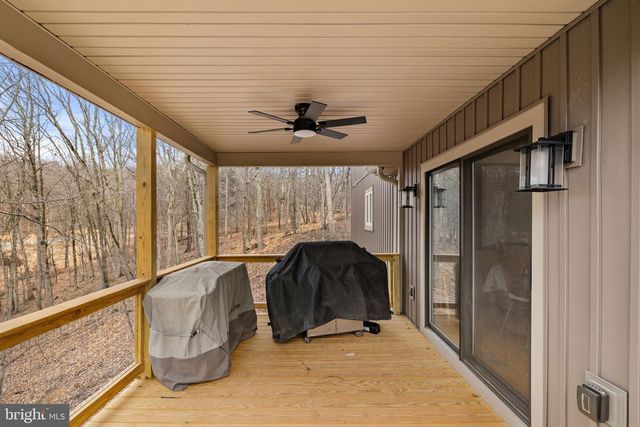 2368 CROSSINGS VIEW RD, Paw Paw, WV 25434