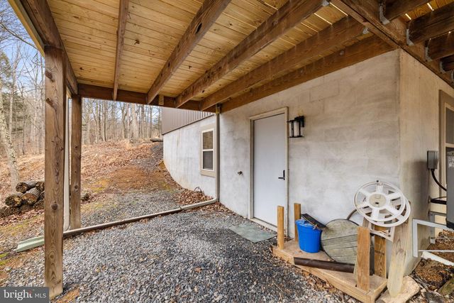 2368 CROSSINGS VIEW RD, Paw Paw, WV 25434