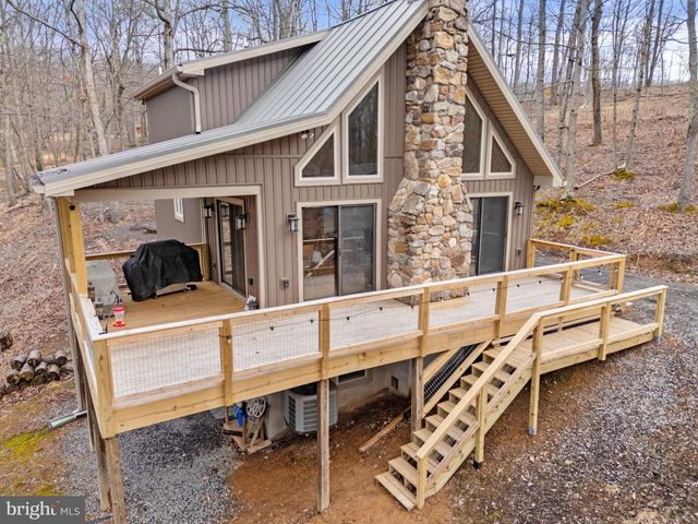 2368 CROSSINGS VIEW RD, Paw Paw, WV 25434