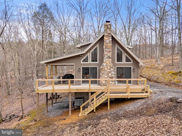 2368 CROSSINGS VIEW RD, Paw Paw, WV 25434