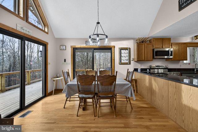 2368 CROSSINGS VIEW RD, Paw Paw, WV 25434