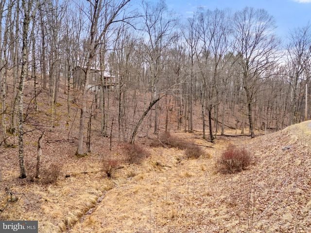 2368 CROSSINGS VIEW RD, Paw Paw, WV 25434