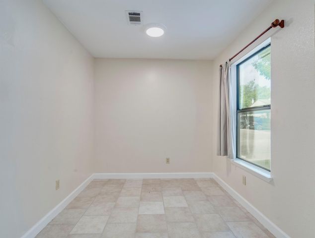 3815 Menchaca RD 19, Austin, TX 78704