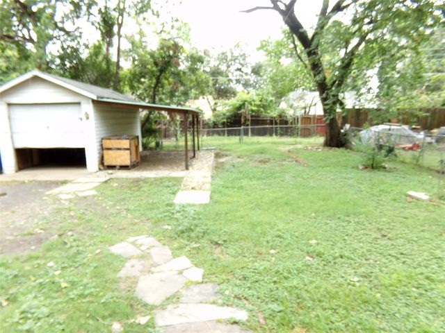 7415 Cortland Avenue, Dallas, TX 75235