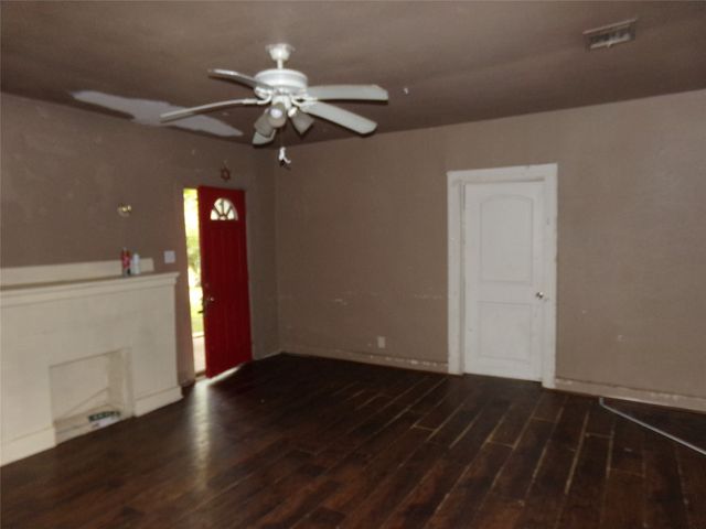 7415 Cortland Avenue, Dallas, TX 75235