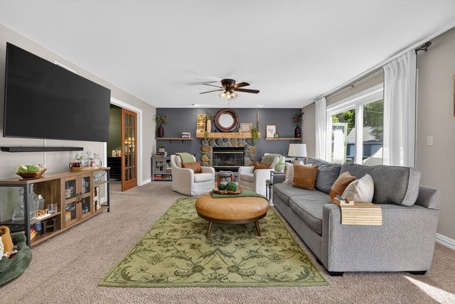 N6W31264 Alberta DRIVE, Delafield, WI 53018