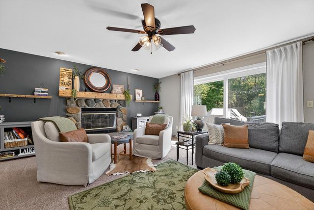 N6W31264 Alberta DRIVE, Delafield, WI 53018