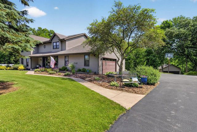 N6W31264 Alberta DRIVE, Delafield, WI 53018