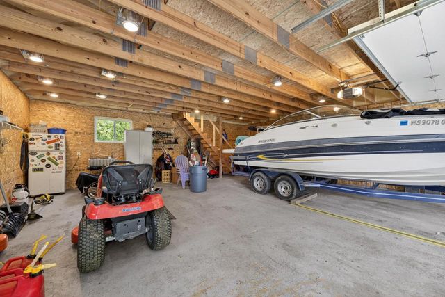N6W31264 Alberta DRIVE, Delafield, WI 53018