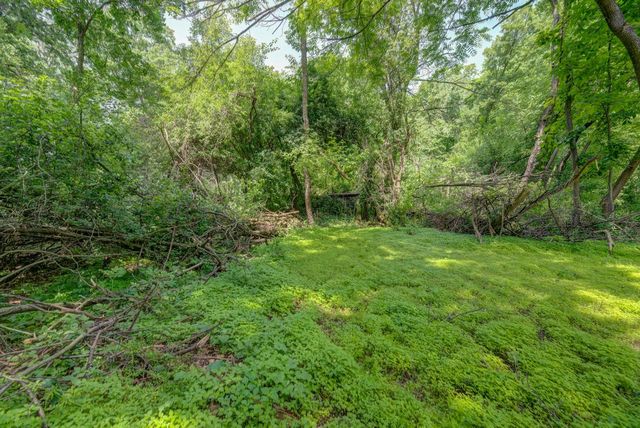 N6W31264 Alberta DRIVE, Delafield, WI 53018