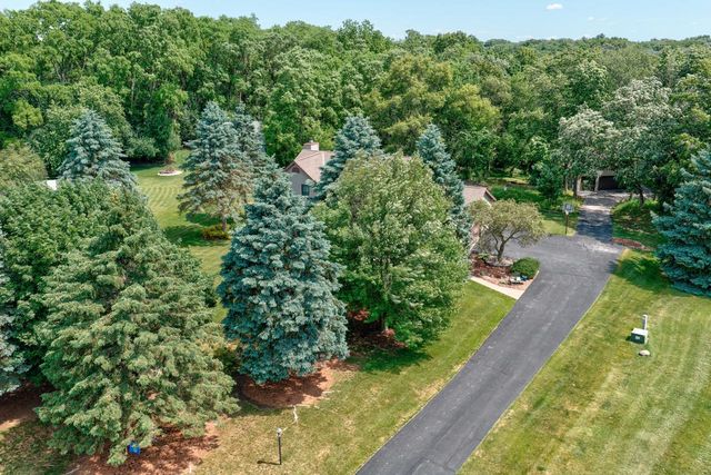 N6W31264 Alberta DRIVE, Delafield, WI 53018