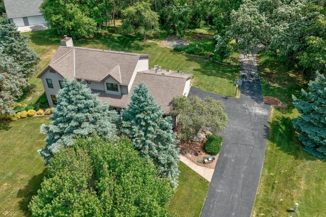 N6W31264 Alberta DRIVE, Delafield, WI 53018