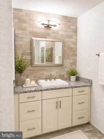 23387 EPPERSON SQ, Brambleton, VA 20148
