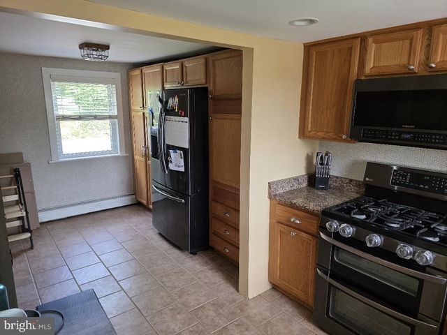 4903 ERIE RD, Harrisburg, PA 17111