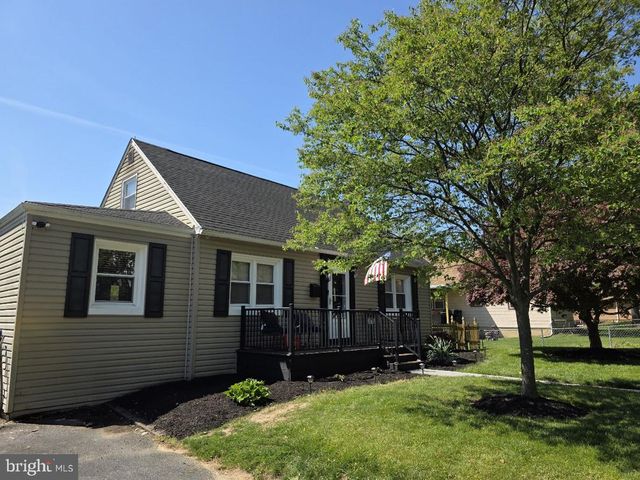 4903 ERIE RD, Harrisburg, PA 17111