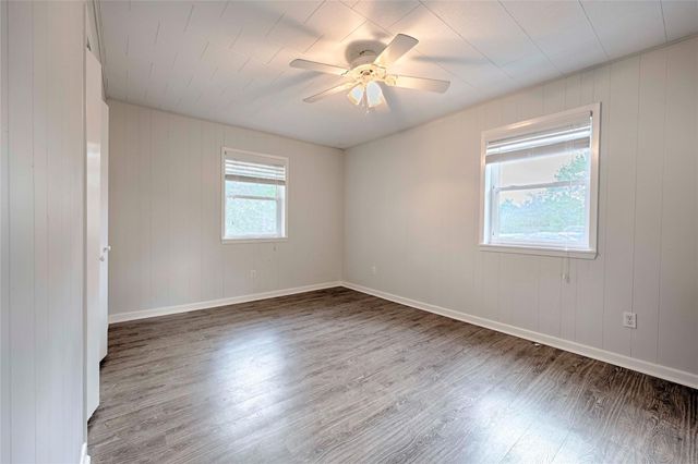 705 S La Grange Street, Flatonia, TX 78941
