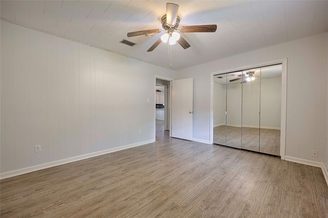 705 S La Grange Street, Flatonia, TX 78941