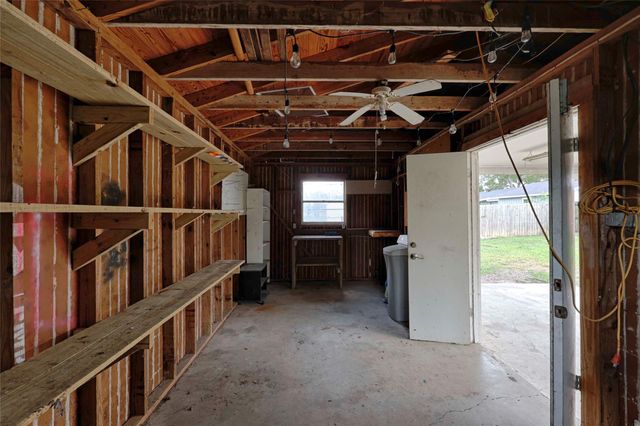 705 S La Grange Street, Flatonia, TX 78941