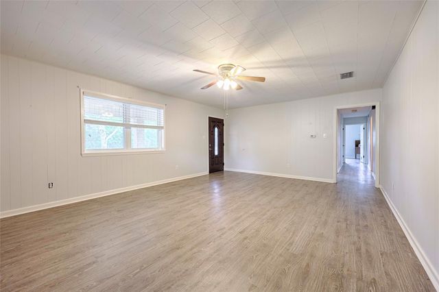 705 S La Grange Street, Flatonia, TX 78941