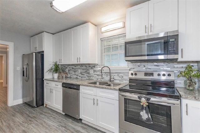 1511 E 49th Street, Kansas City, MO 64110