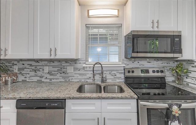 1511 E 49th Street, Kansas City, MO 64110