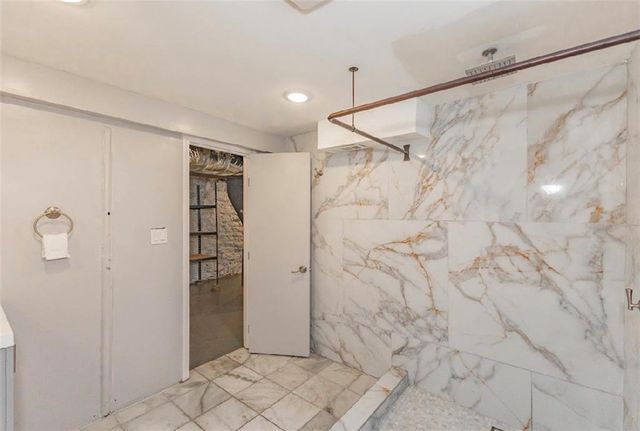 1511 E 49th Street, Kansas City, MO 64110