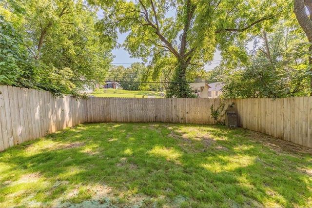 1511 E 49th Street, Kansas City, MO 64110