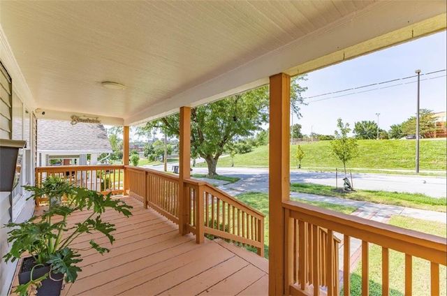 1511 E 49th Street, Kansas City, MO 64110