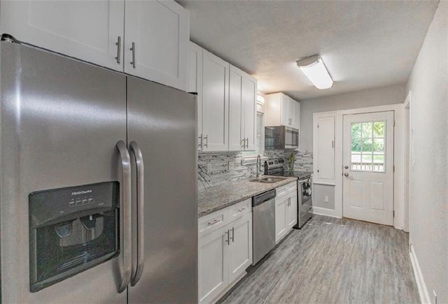 1511 E 49th Street, Kansas City, MO 64110