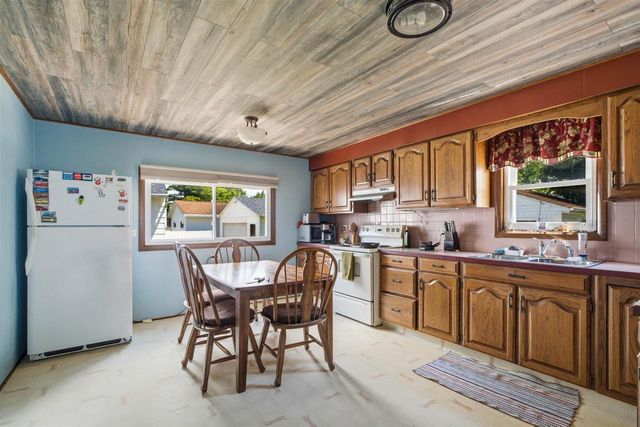 915 W HAWES AVENUE, Appleton, WI 54914