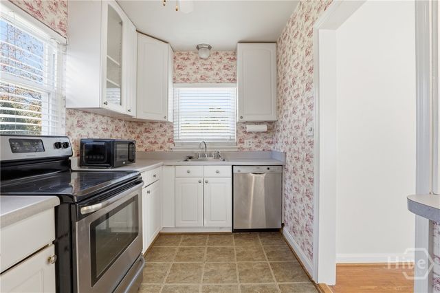 115 E 60th Street, Savannah, GA 31405