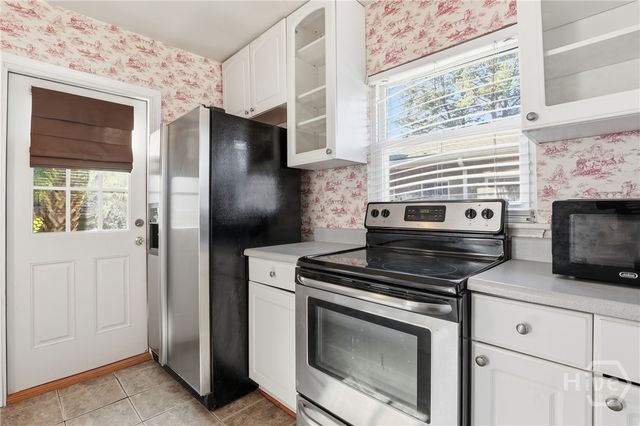 115 E 60th Street, Savannah, GA 31405