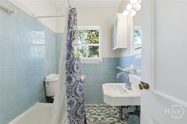 115 E 60th Street, Savannah, GA 31405