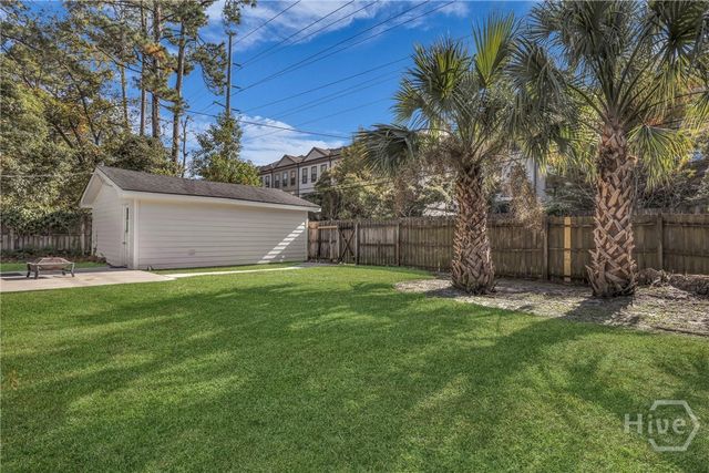 115 E 60th Street, Savannah, GA 31405