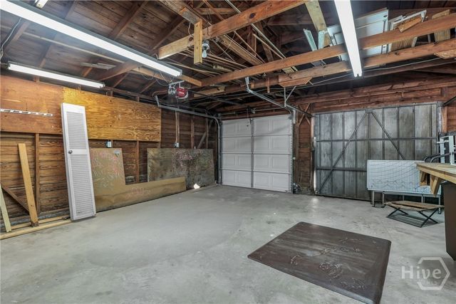 115 E 60th Street, Savannah, GA 31405