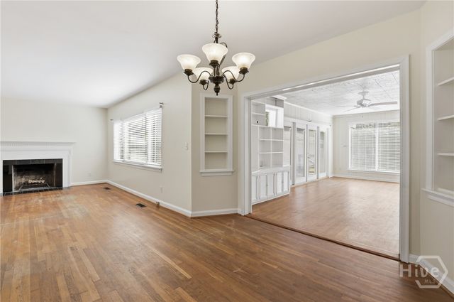 115 E 60th Street, Savannah, GA 31405