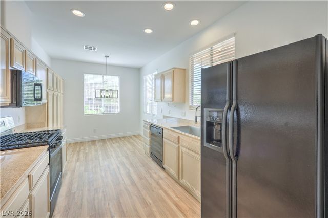 258 Casa Robles Street, Henderson, NV 89012