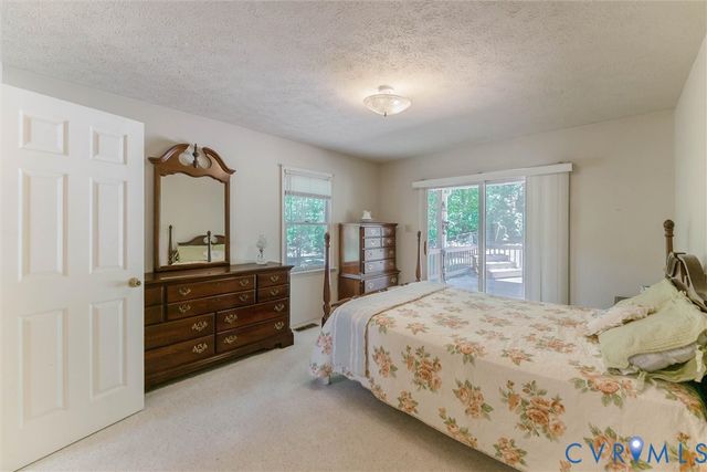 307 Whispering Pine Ln, Bumpass, VA 23024