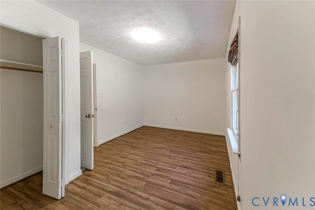 307 Whispering Pine Ln, Bumpass, VA 23024