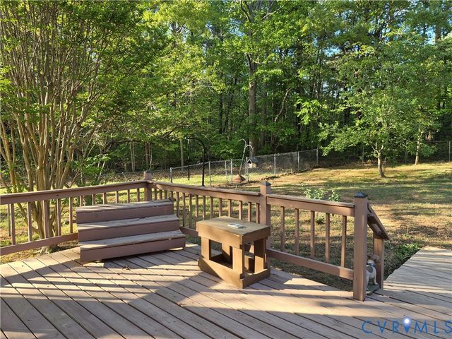 307 Whispering Pine Ln, Bumpass, VA 23024