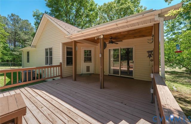 307 Whispering Pine Ln, Bumpass, VA 23024
