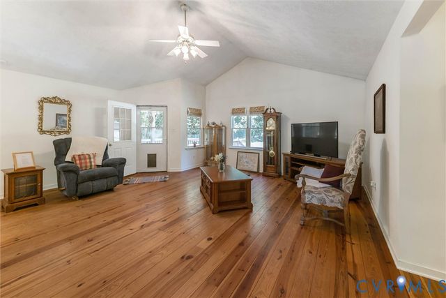 307 Whispering Pine Ln, Bumpass, VA 23024